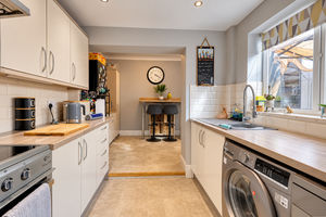 Kitchen- click for photo gallery